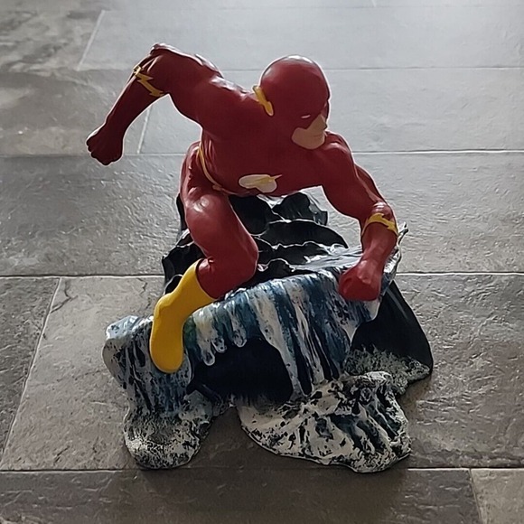 The Flash Ltd. Edition 8 1/2" Statue By Paquet /2870 DC Comics - Picture 5 of 6